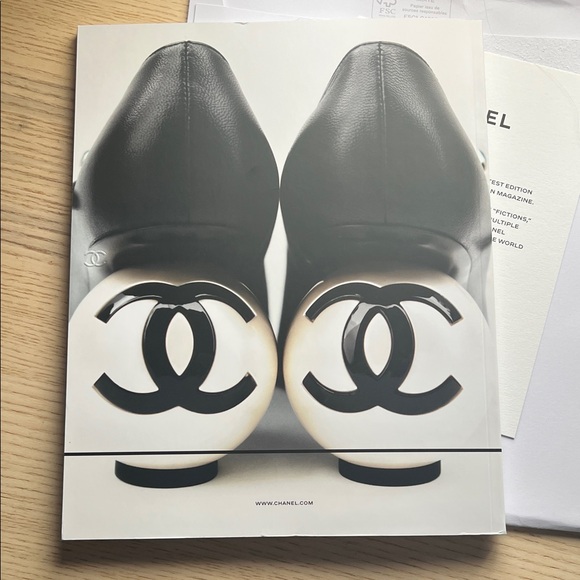 For my Chanel Lovers 🖤 My eyes lit up like a Christmas tree  CHANEL 31 Rue Cambon Coffee Table Magazine  - Black and White